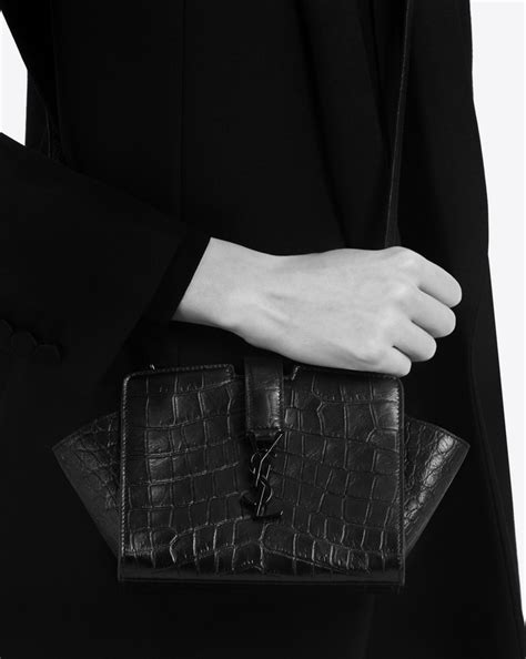 toy ysl cabas bag in black crocodile embossed leather|Saint Laurent toy shopping bag IN CROCODILE.